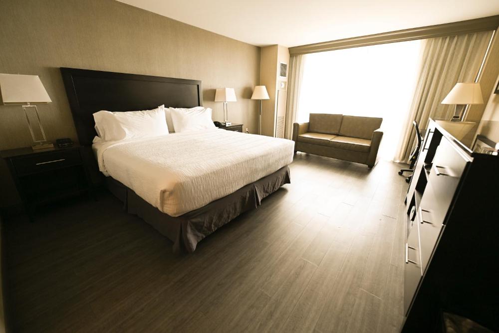 Standard King Room interior